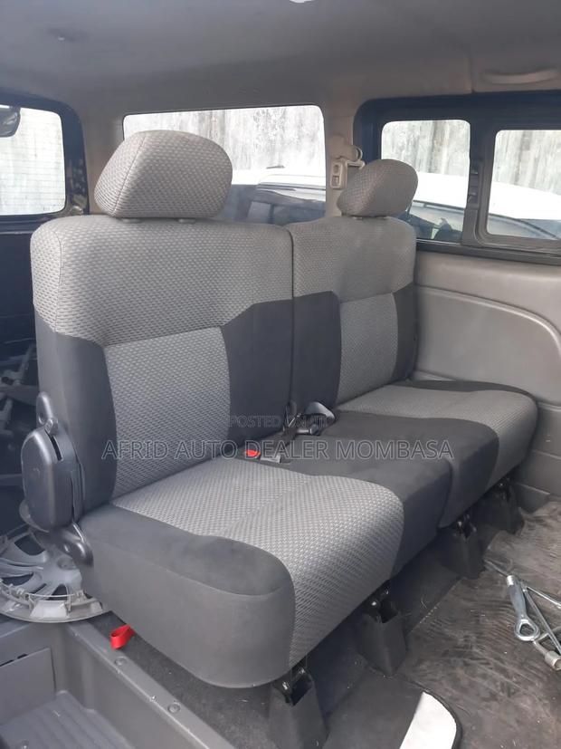 Nissan Caravan (Urvan) 2017 Black - thumbnail 5