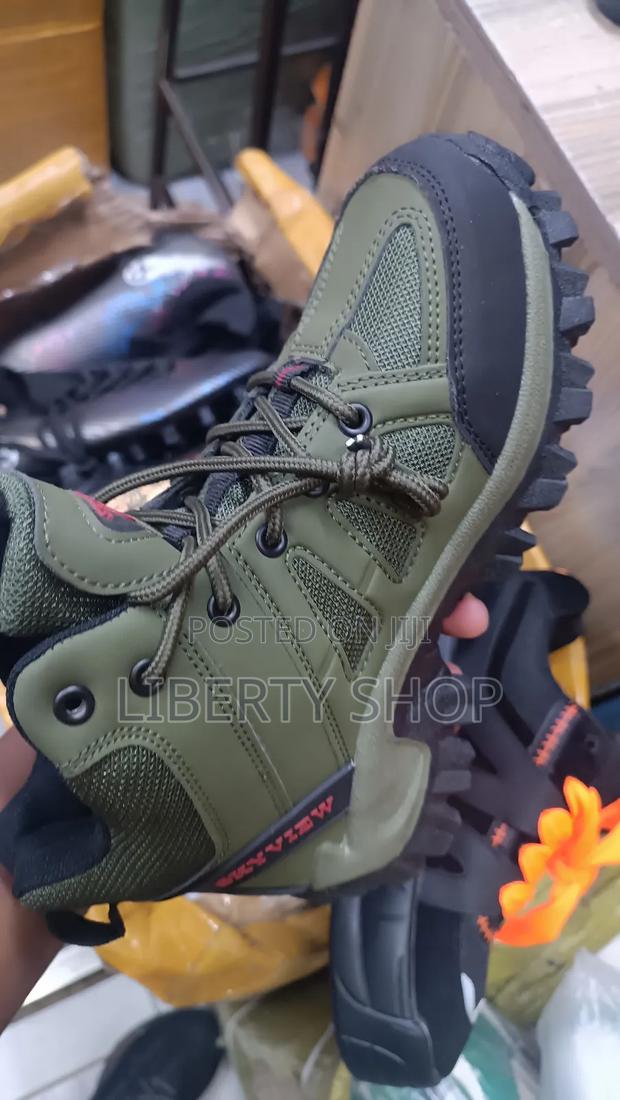Kids Hiking Boots (36-39)