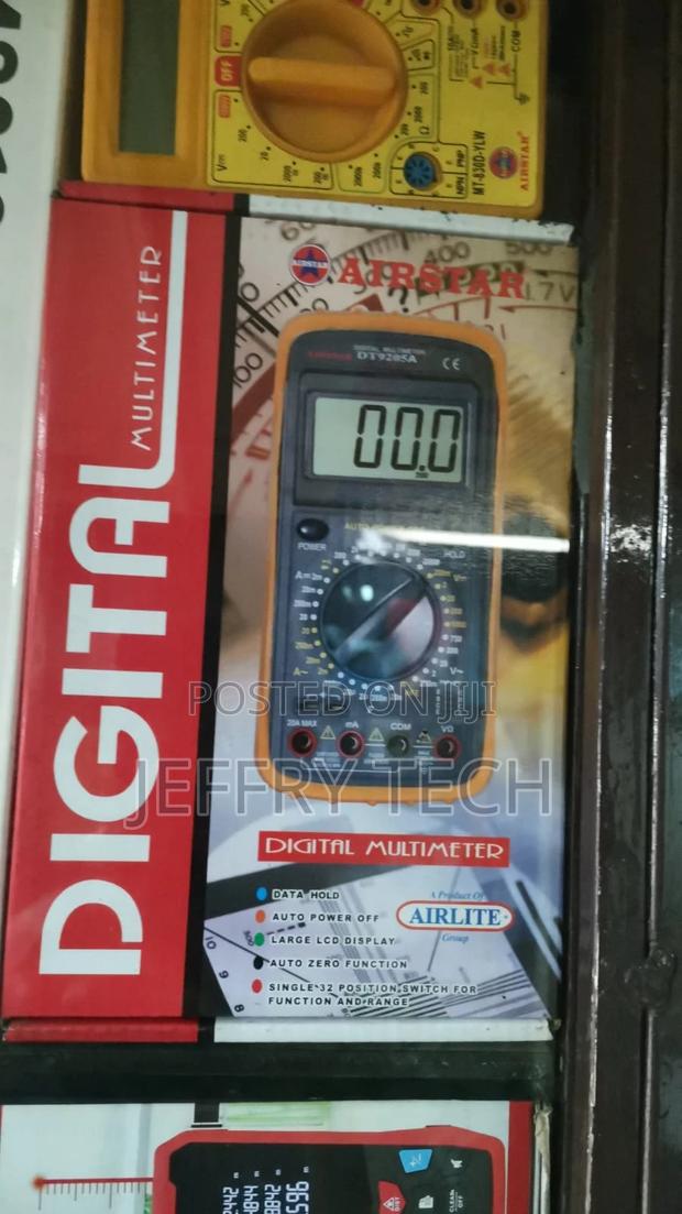 Digital Multimeter LCD AC/DC Ammeter Resistance Capacitance - main view