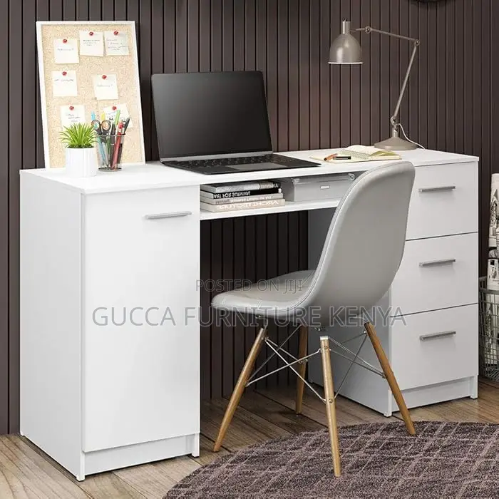 Clerical Desking: 1400mm Movable Computer Office Desk
