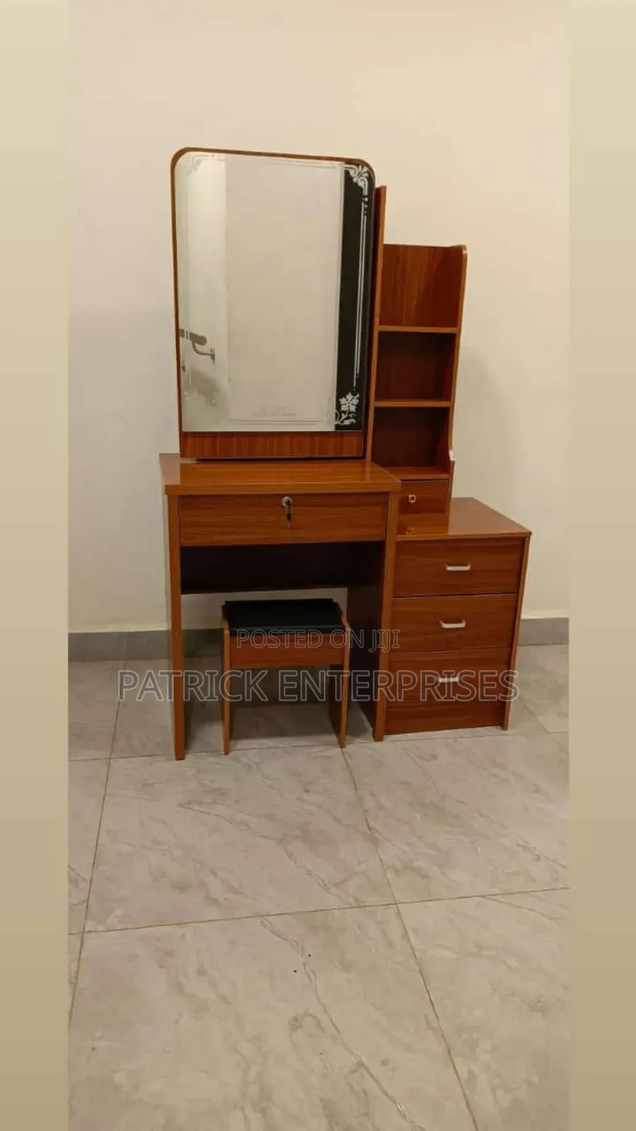 European Modern Dressing Table With Sliding Mirror Brown