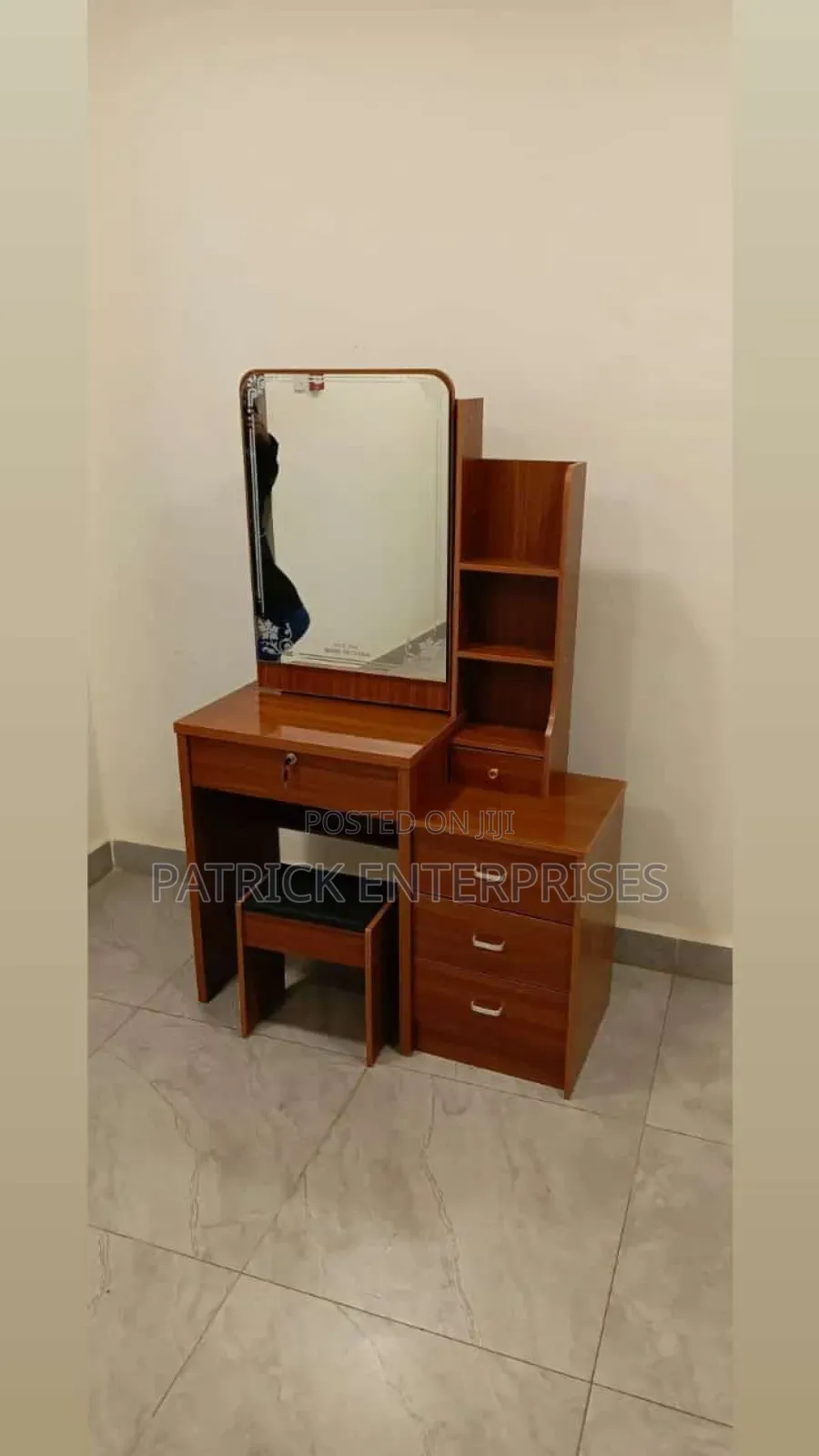 European Modern Dressing Table With Sliding Mirror Brown