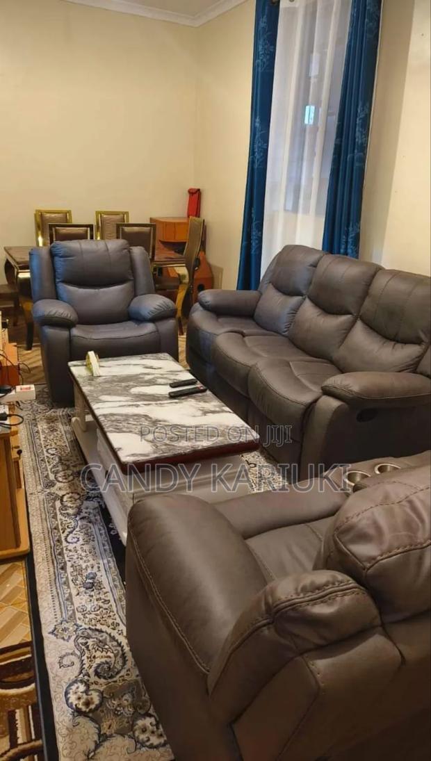 Spacious 6 Seater Recliner Set