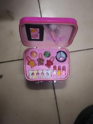 Quality Kids Make Up Kit - thumbnail 2