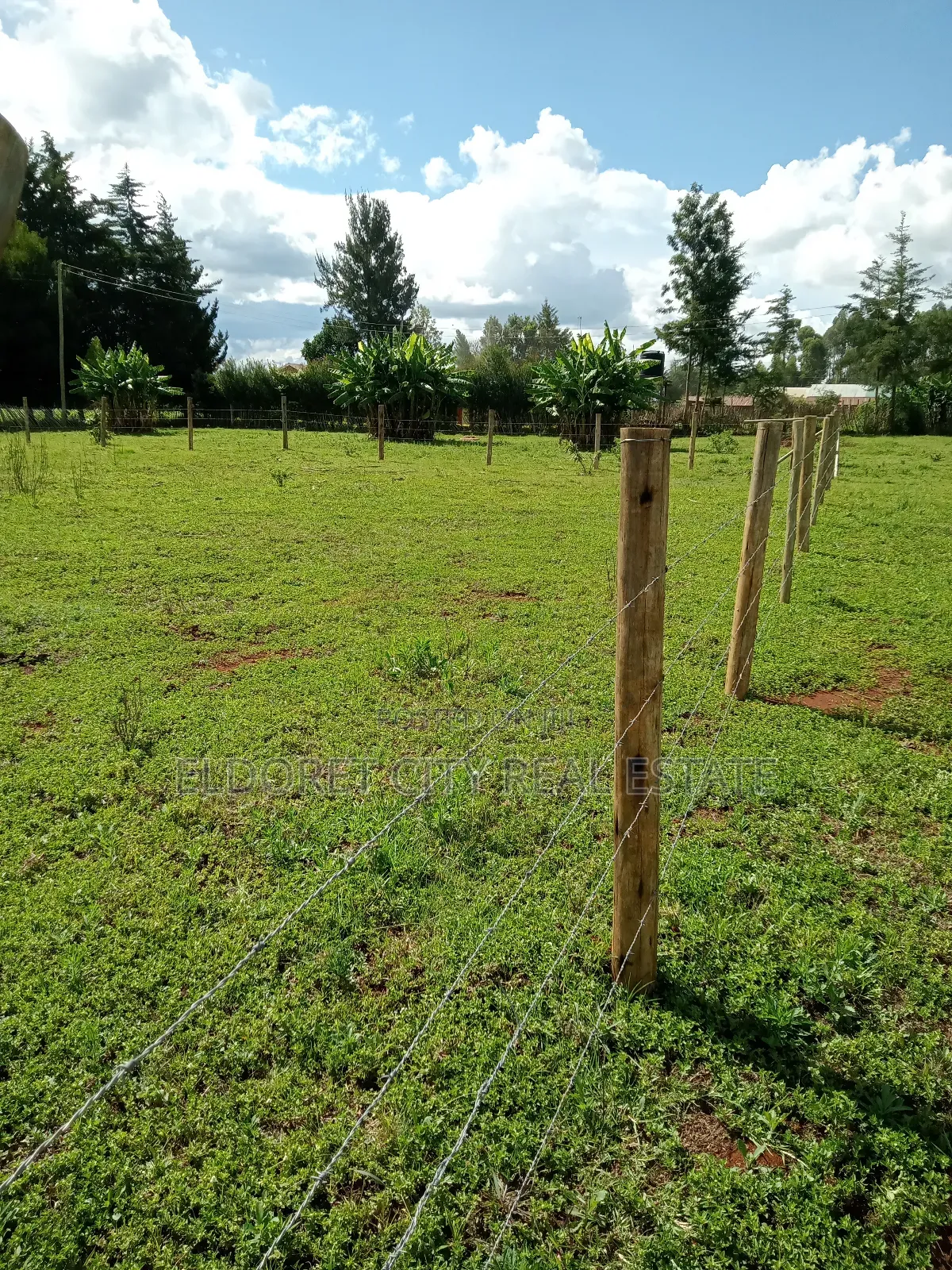 1/4 Plot Kapseret Inder Area You Can Access Through Bypass.