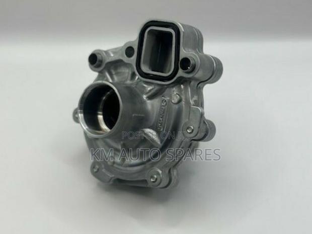Mazda F8 Water Pump for Bongo, Nissan Vanette.
