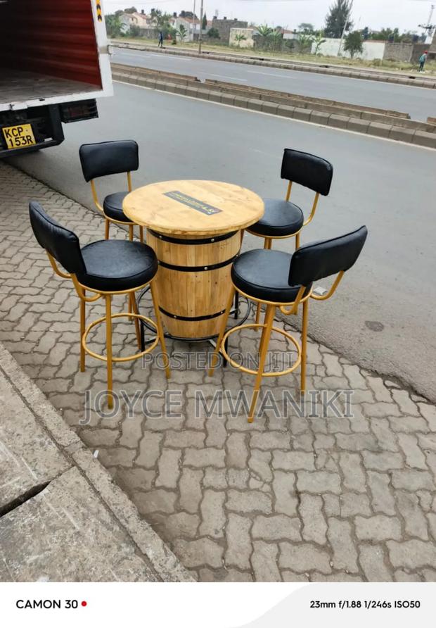 High Bar Set of Barrel Table and 4 Chairs 