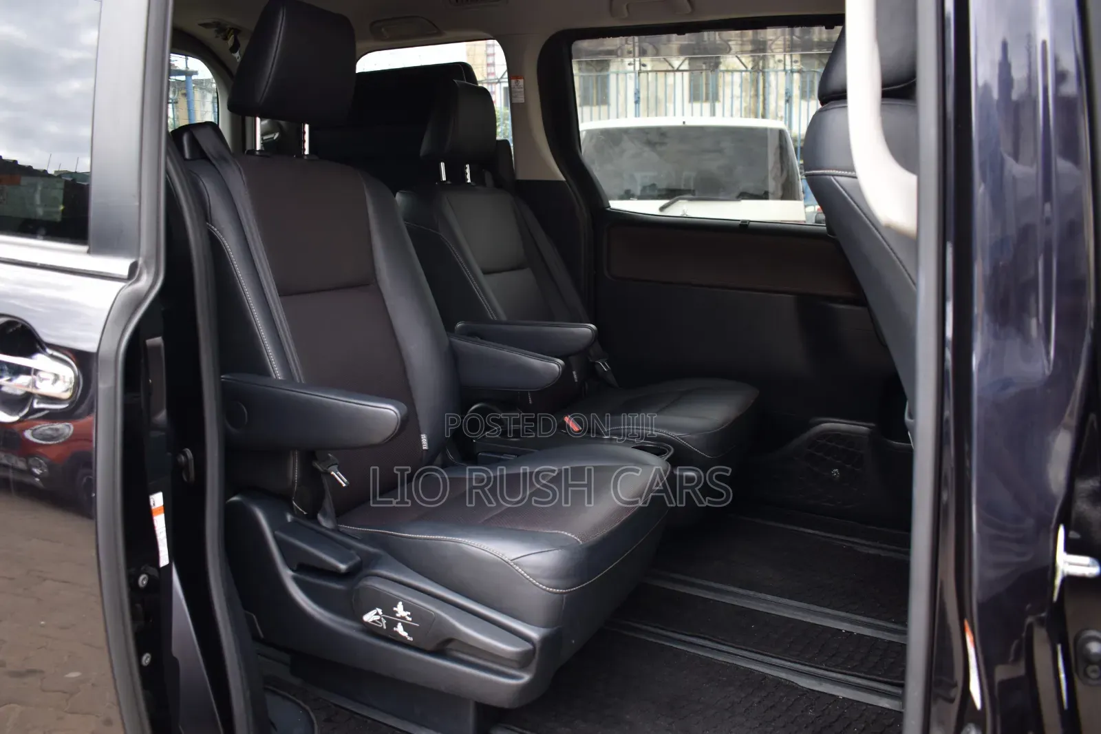 Toyota Esquire 2017 Black