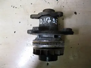 Nissan M9r Water Pump for Xtrail, Dualis, Qashqai.