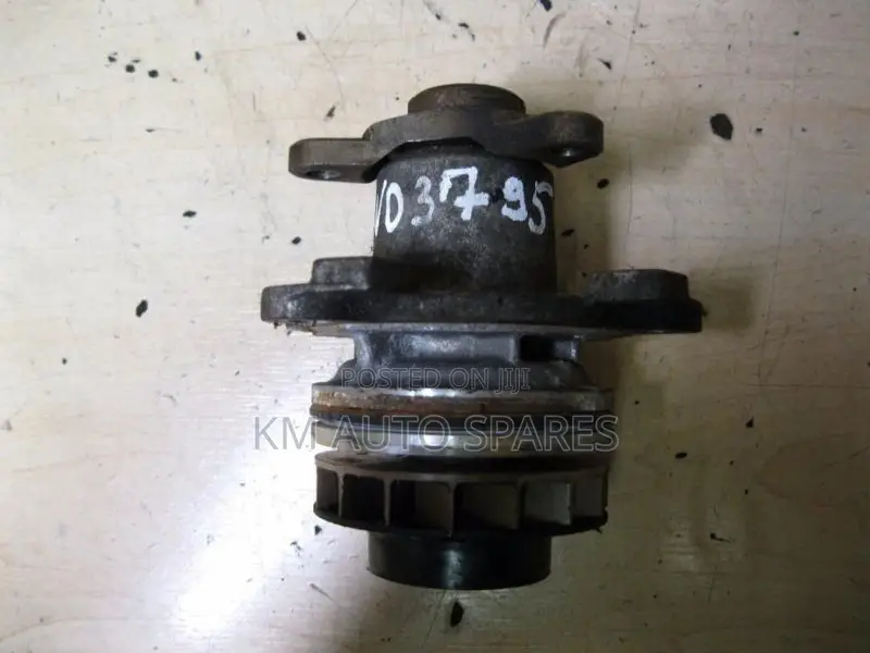 Nissan M9r Water Pump for Xtrail, Dualis, Qashqai.