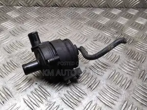 Nissan M9r Water Pump for Xtrail, Dualis, Qashqai.