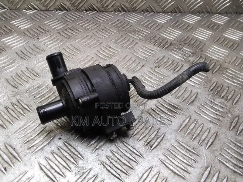 Nissan M9r Water Pump for Xtrail, Dualis, Qashqai.