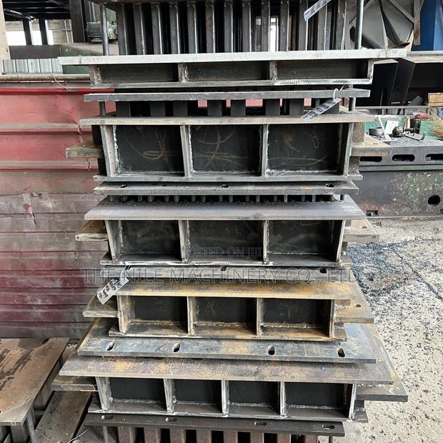 Semi Auto Block Making Machine for Hollow Brick - thumbnail 2