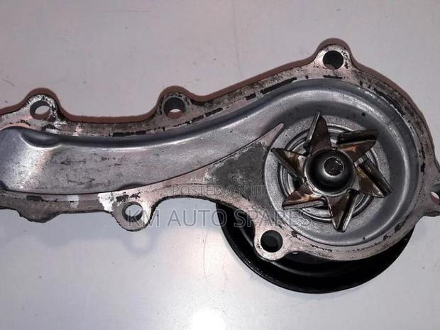 Nissan QG15 Water Pump for Wingroad, Tiida, AD, FB15, FB14.