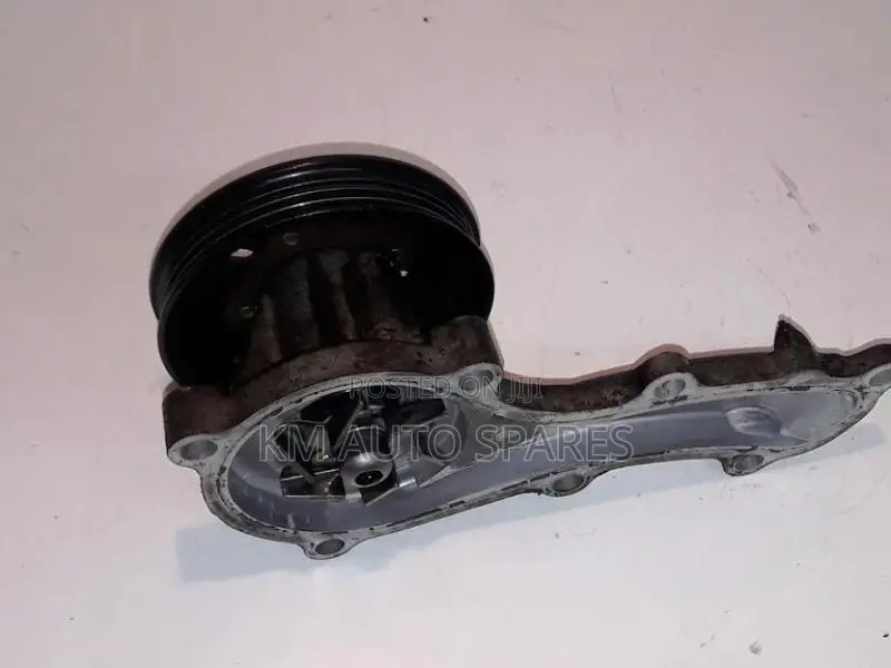 Nissan QG18 Water Pump for Wingroad, Tiida, AD, Bluebird.