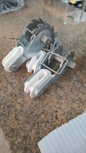 Insulated Wire Strainer / Tensioner - thumbnail 2