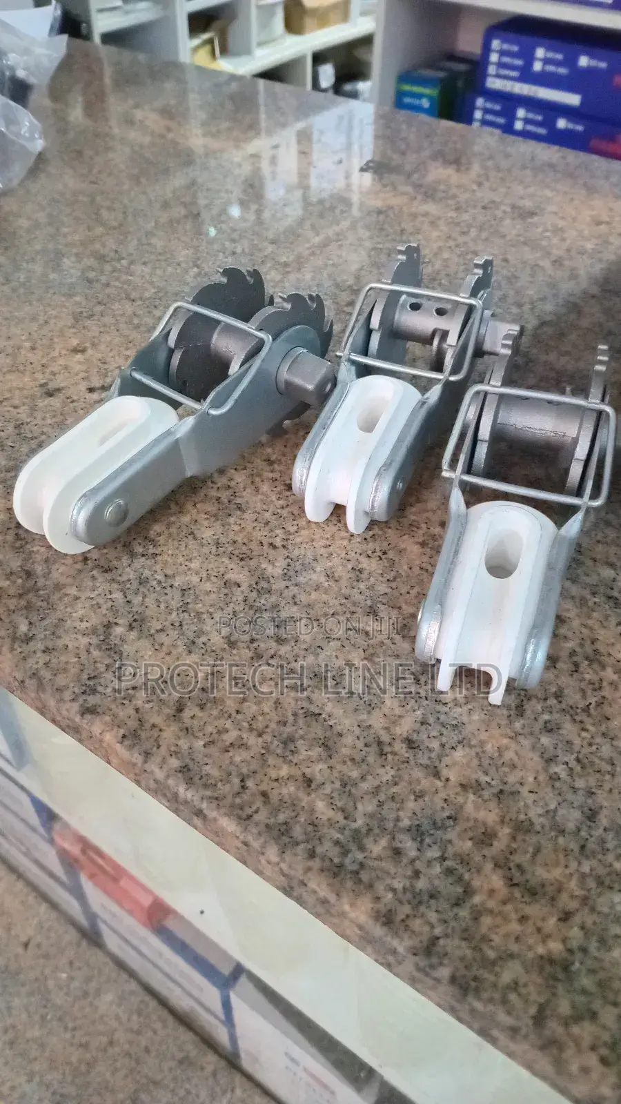 Insulated Wire Strainer / Tensioner