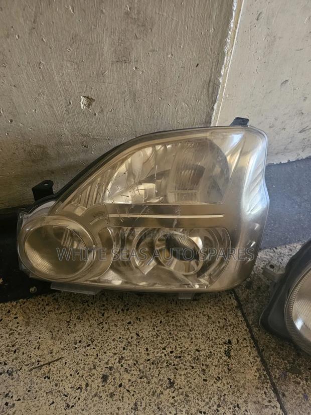 Headlight Extrail Nt 31 2008