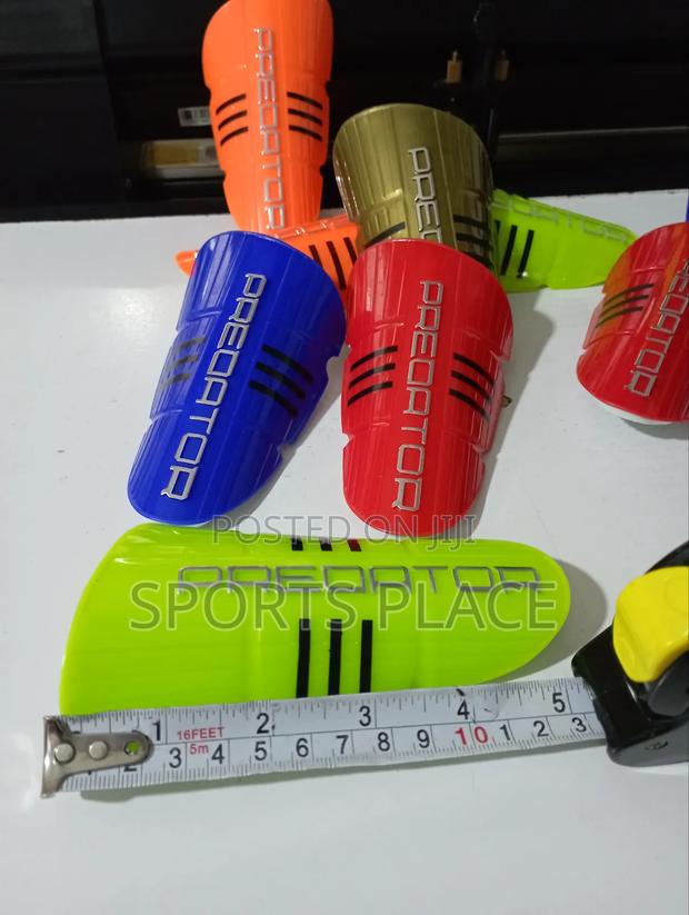 Small Predator Shin Guards/Pads - thumbnail 3