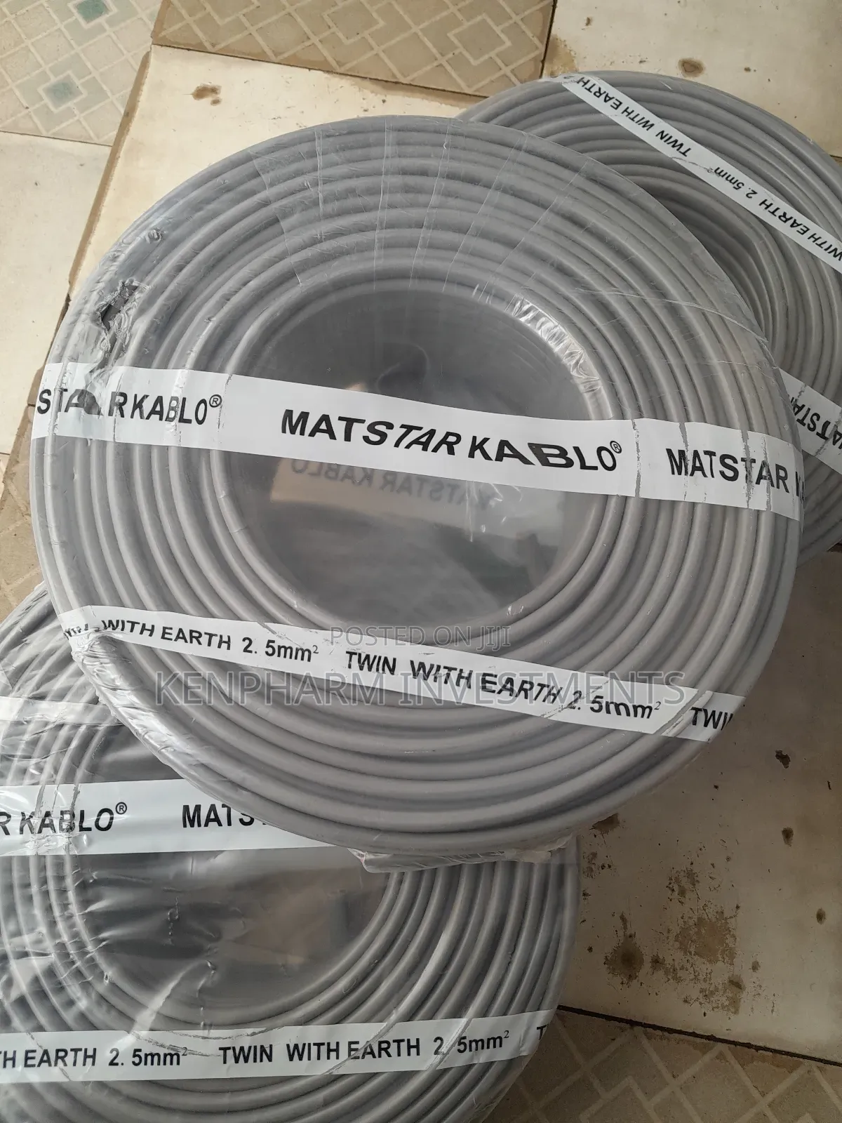 Twin With Earth 2.5mm2 Cable, 3-Core, 90m; Mt019