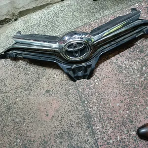 Auris New Model 2017 Grille.