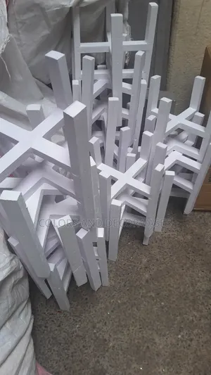 White Wooden Stands 40cm Long
