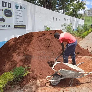 Red Top Soil /Pemba Grass(General Landscaping Solutions )