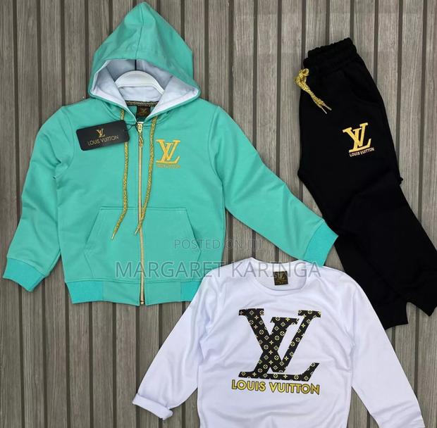 Three Piece Set Tracksuit - thumbnail 3
