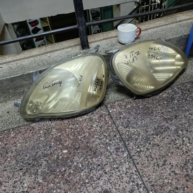Vitz Jiwela Old Teardrops Headlights.