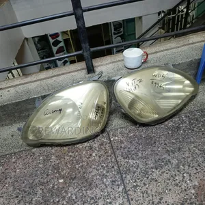 Vitz Jiwela Old Teardrops Headlights.