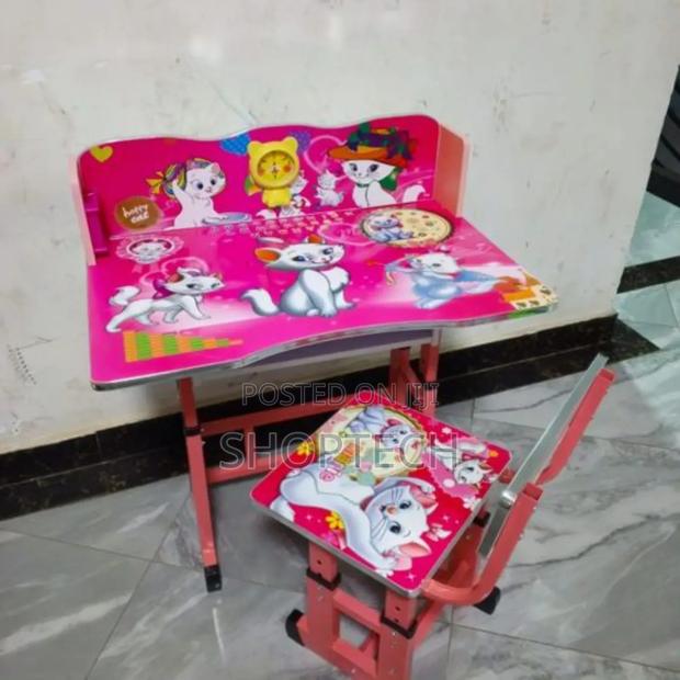 Studying Table/Kids Table - thumbnail 3