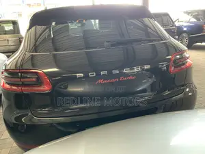 Porsche Macan Turbo 2016 Blue