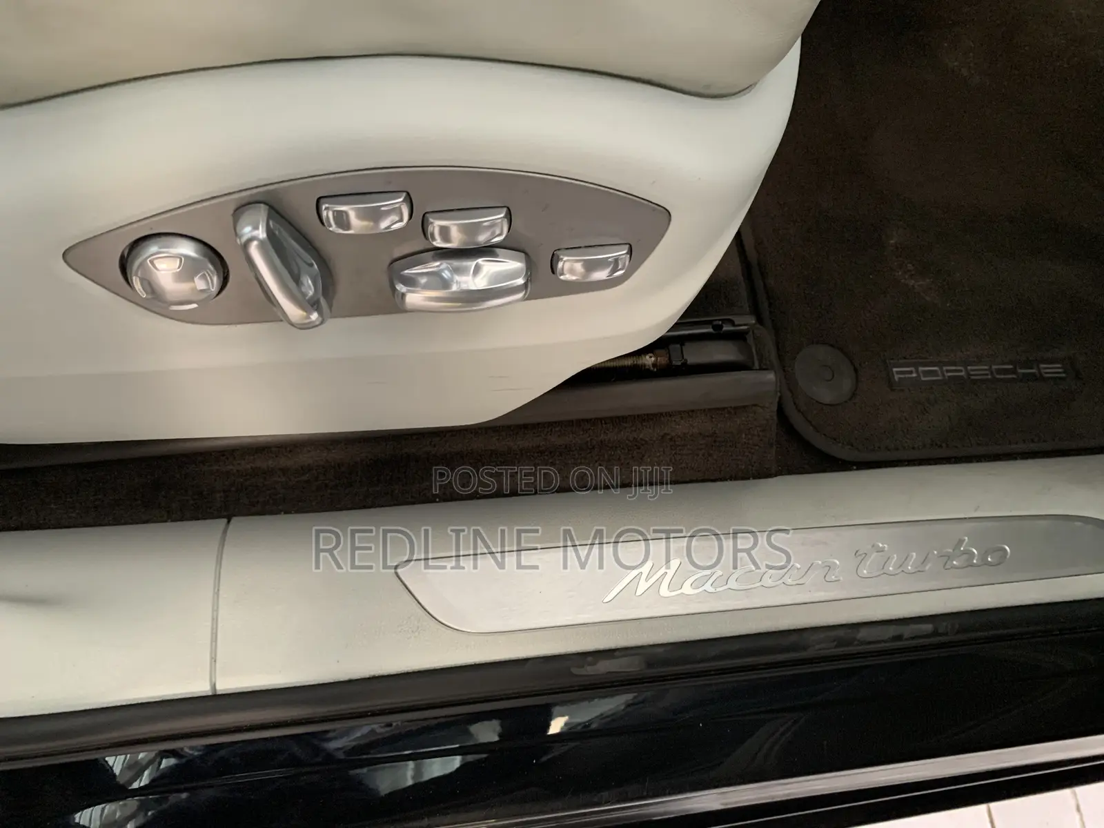 Porsche Macan Turbo 2016 Blue