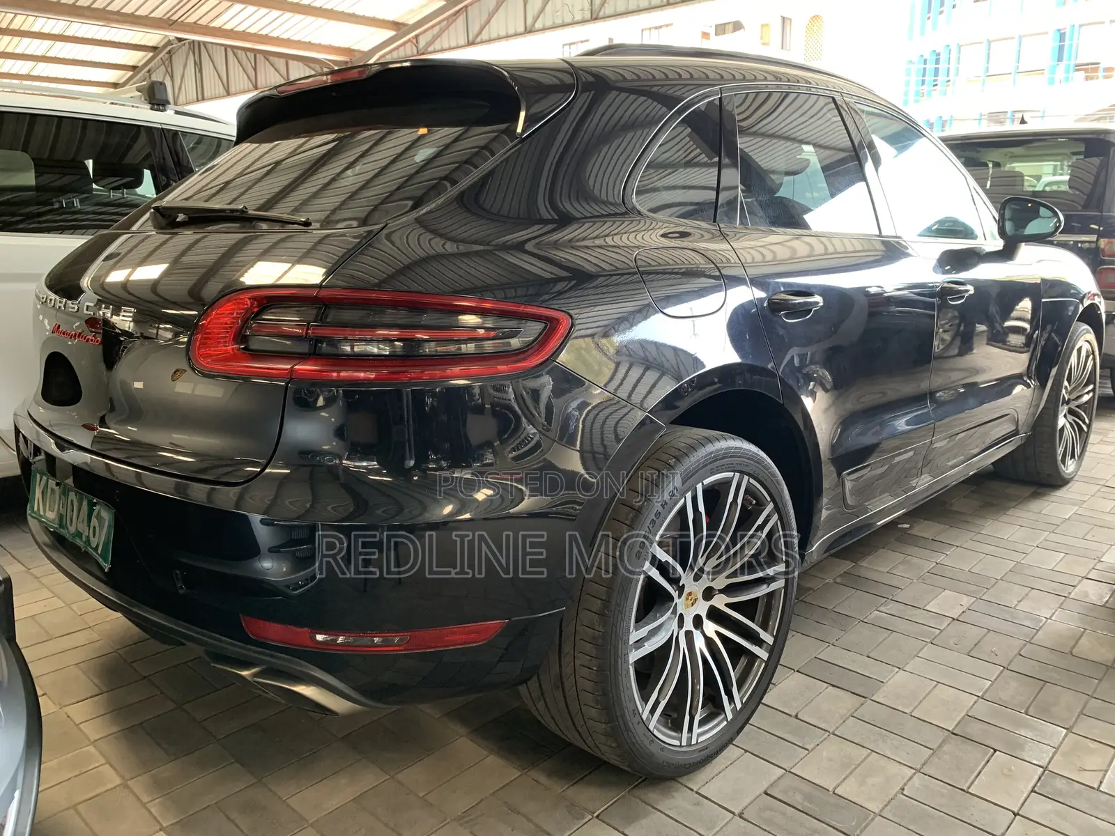 Porsche Macan Turbo 2016 Blue