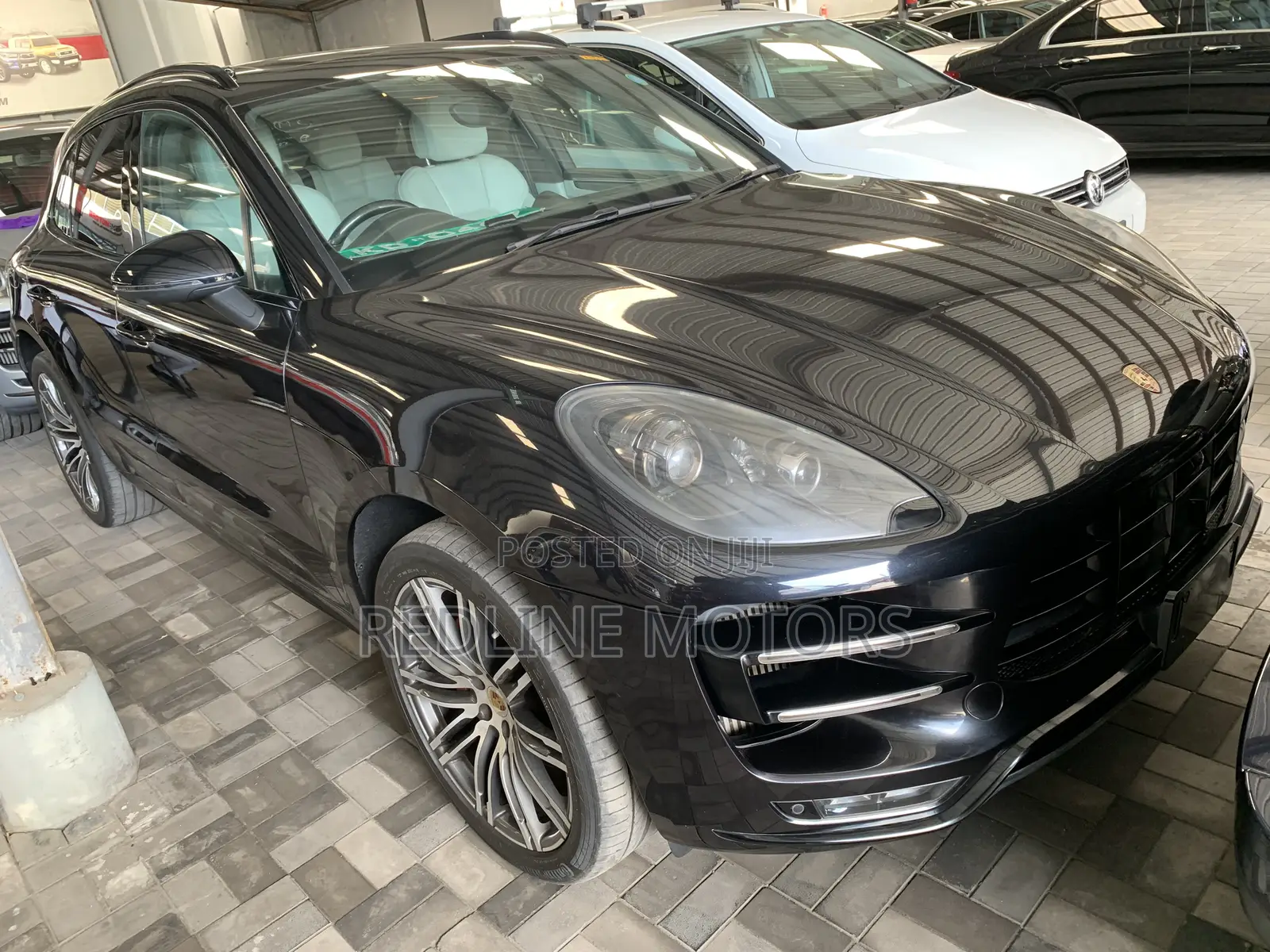 Porsche Macan Turbo 2016 Blue