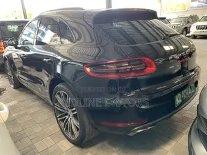 Porsche Macan Turbo 2016 Blue