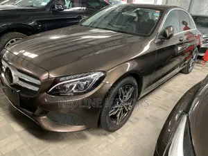 Mercedes-Benz C220 2017 Gold