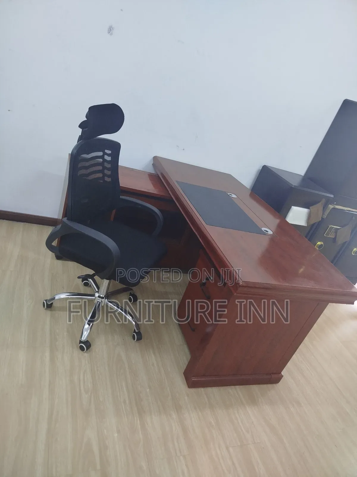 New Executive Table 1.6M