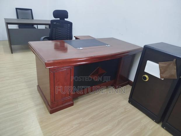 New Executive Table 1.6M - thumbnail 2