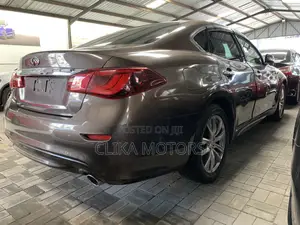 Nissan Fuga 2016 Gold