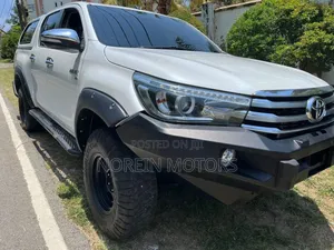 Toyota Hilux 2018 Pearl