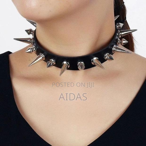 Spiky Gothic Choker - thumbnail 2