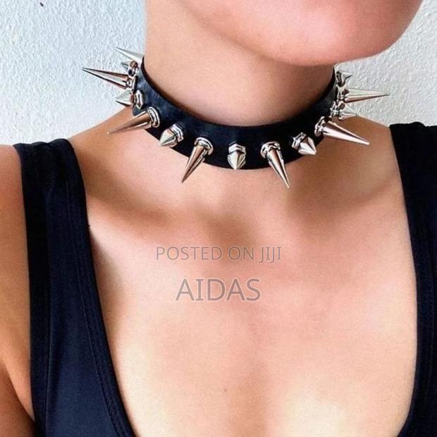 Spiky Gothic Choker - thumbnail 3