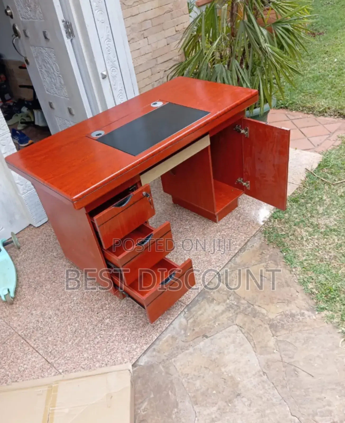 Executive Office Desk 1.4 M