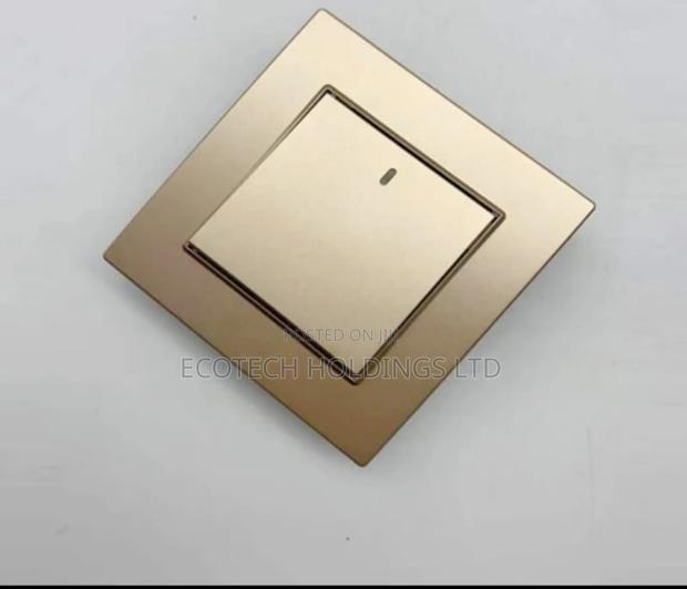 Executive 1gang 2 Way Switches(Gold) Y9