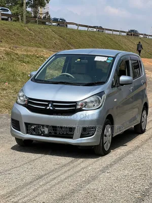 Mitsubishi EK Wagon 660 FWD 2017 Silver