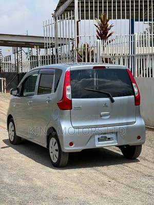Mitsubishi EK Wagon 660 FWD 2017 Silver