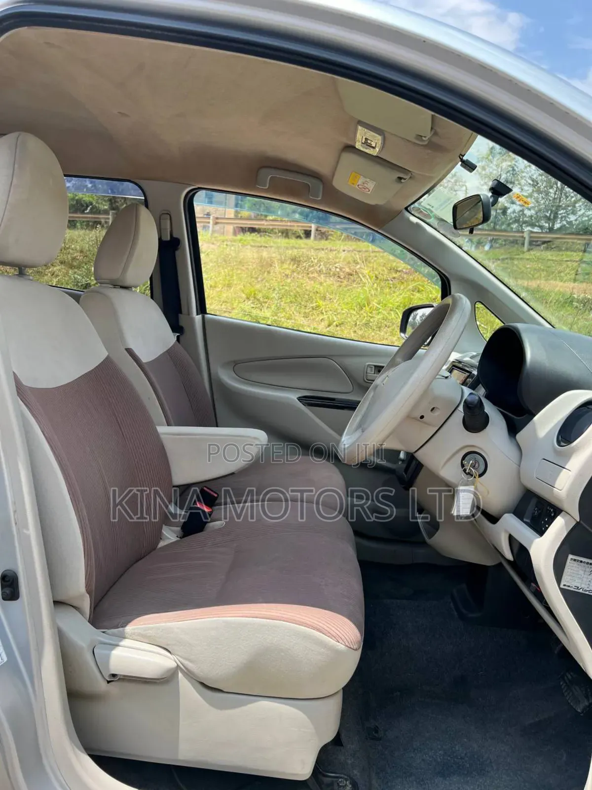 Mitsubishi EK Wagon 660 FWD 2017 Silver
