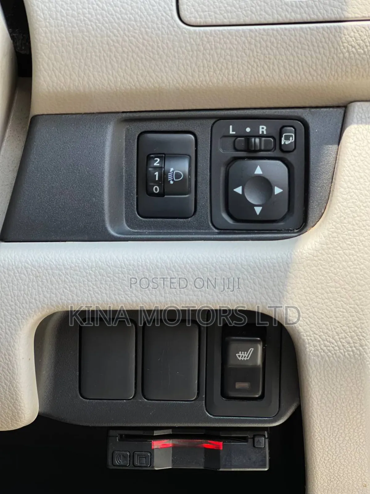 Mitsubishi EK Wagon 660 FWD 2017 Silver