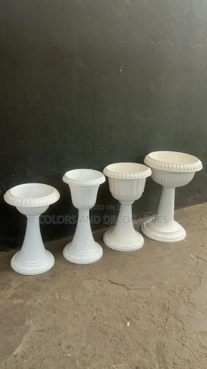 Walkway Flower Vases Ksh - 3,500